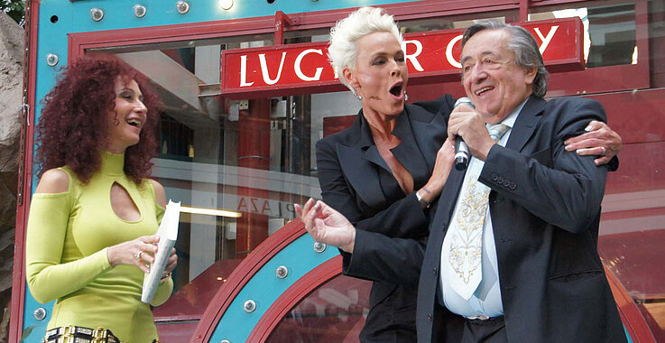 Richard Lugner mit Brigitte Nielson und Ex-Frau Christina "Mausi" Lugner. 