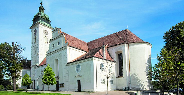 Kirche aus (lebendigen) Steinen: Pfarrkirche Sankt Stephan in Retz; 