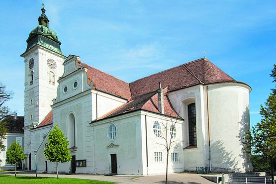 Kirche aus (lebendigen) Steinen: Pfarrkirche Sankt Stephan in Retz; 