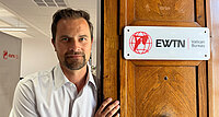 Begrüßt die Welt im Büro von EWTN: Andreas Thonhauser arbeitet unweit des Vatikans und schätzt das Leben in Rom.