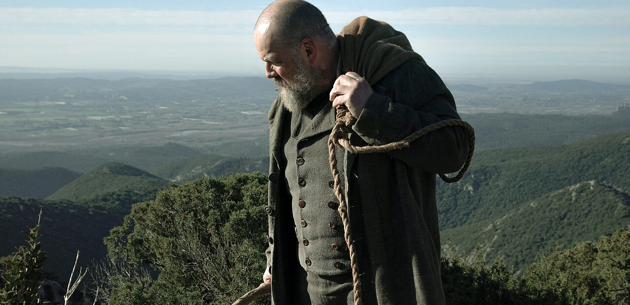 Die Landschaftsaufnahmen der Provence-Alpes-Côte d’Azur verstärken den meditativen Charakter des Films – Jean Valjean (Grégory Gadebois) macht eine innere Veränderung durch.