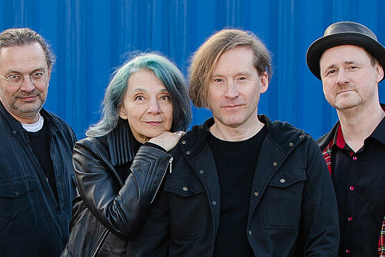 Die Band „Pfarrkaffee“ bezeichnet sich selbst als Wiener-Welle-Rock-Formation. 