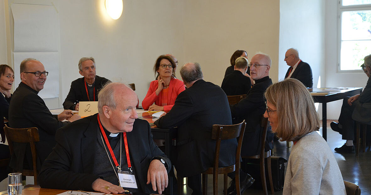 Angeregter Austausch der Gäste der Bischofskonferenz in Mariazell