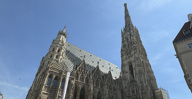 Der Stephansdom bei schönem Wetter