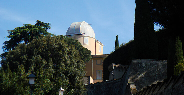 Die Sternwarte des Papstes in Castel Gandolfo südlich von Rom.