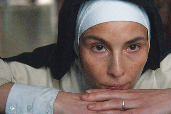 Zwischen Berufung und Versuchung: Noomi Rapace beeindruckt als Mutter Teresa.