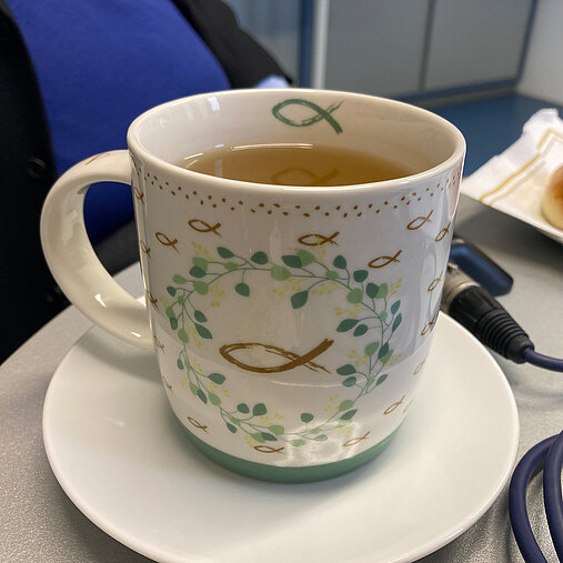 Teetasse mit Fischmotiv