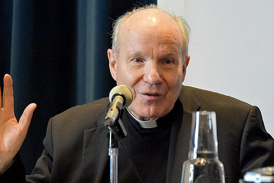 Kardinal Schönborn über das Verhältnis von Wissenschaft und Religion