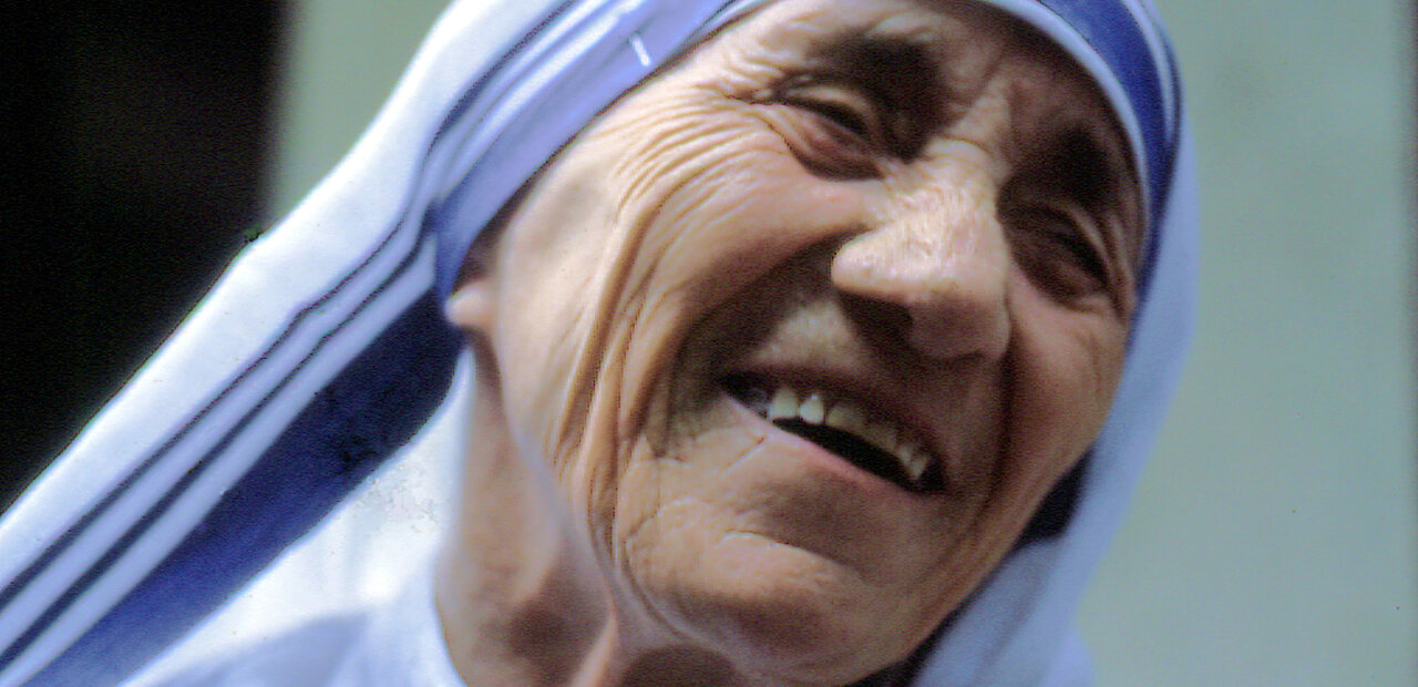1987 in Wien: Mutter Teresa besuchte damals die Niederlassung ihres Ordens.