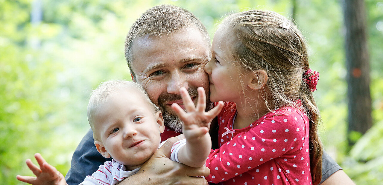 Vater sein ist nicht immer einfach. Chefredakteurin Sophie Lauringer ruft dazu auf, Papas nicht nur zum Vatertag Mut zu machen. 