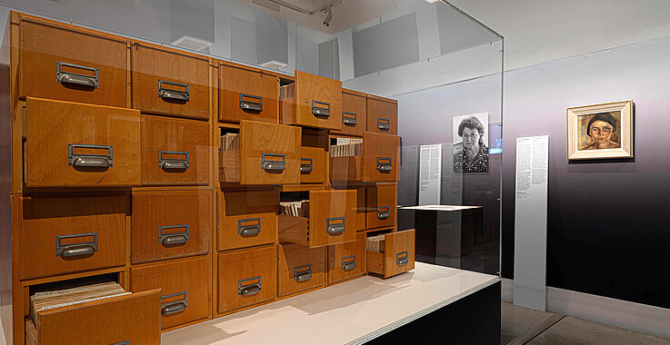 Der Zettelkasten des Soziologen Niklas Luhmann enthält tausende handbeschriebene Zettel.