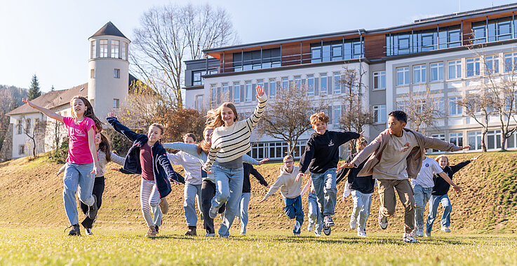 Sachsenbrunn: Autark über Photovoltaikanlage KW49/2024