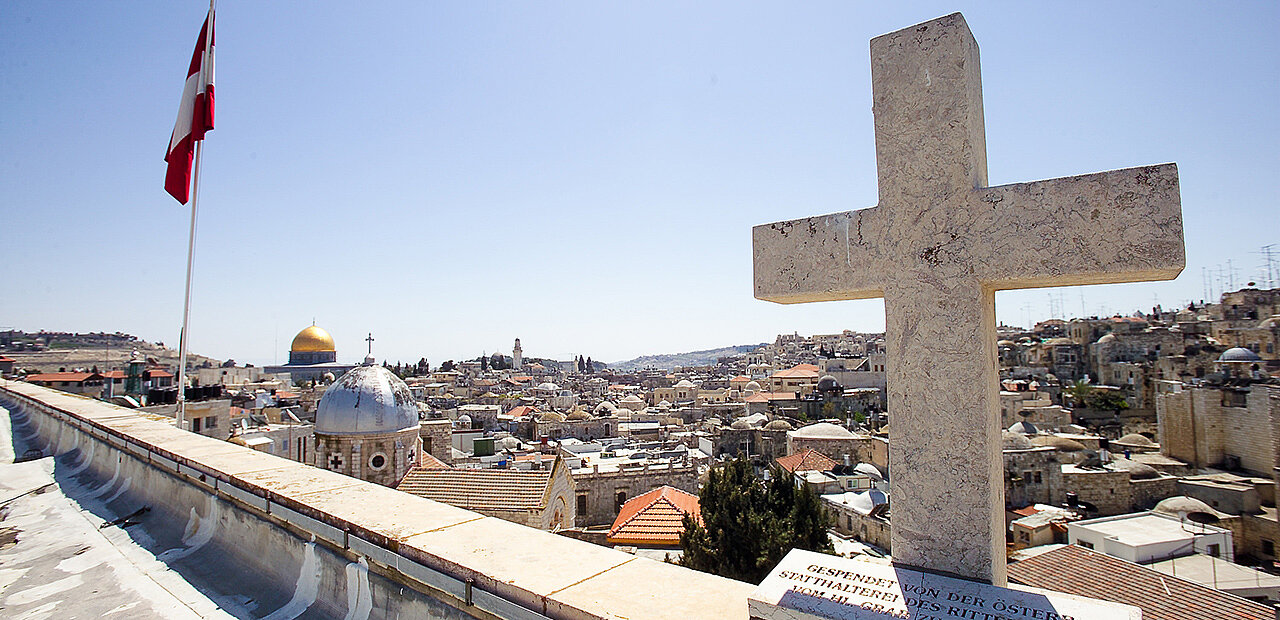 Blick auf das irdische Jerusalem vom Dach des Österreichischen Pilger-Hospizes.