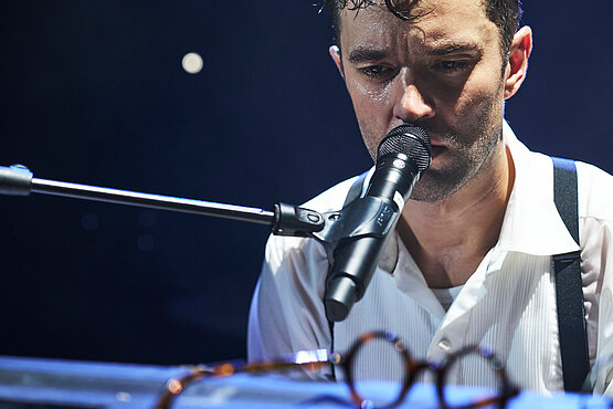 Begeistert auf der Burg-Bühne: Nils Strunk.