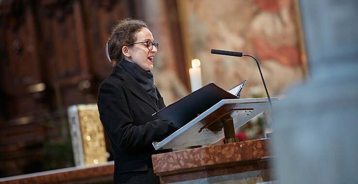 Kantorinnen und Kantoren führen mit ihrem Gesang die Gemeinde durch die  klangliche Tiefe der Karwoche hin zum österlichen Halleluja.