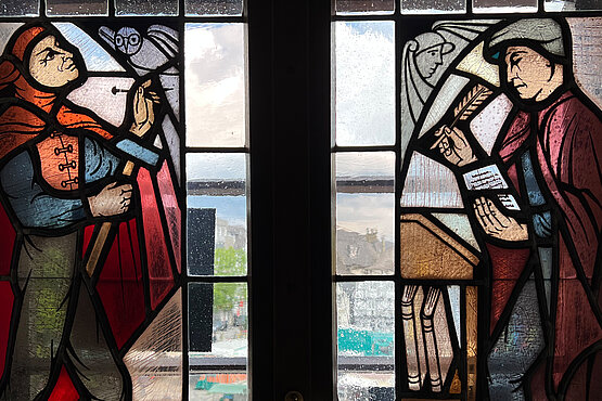 Der bekannteste Schelm des Mittelalters, Till Eulenspiegel, stattete dem Stephansdom und seinem Südturm einen Besuch ab. 