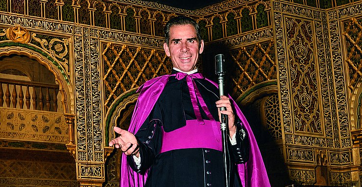 Erzbischof und Fernsehprediger Fulton Sheen gewann breite Popularität durch die ab 1930 ausgestrahlte Radiosendung „The Catholic Hour“.