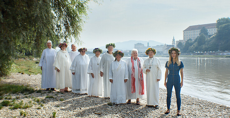 In Linz traf Inna Shevchenko (ganz rechts) auf Frauen, die sich zum Priestertum berufen fühlen. 