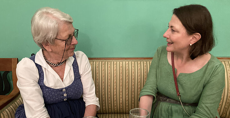 Immer in Tracht: Gexi Tostmann trägt ihre 365 Dirndl aus Überzeugung.