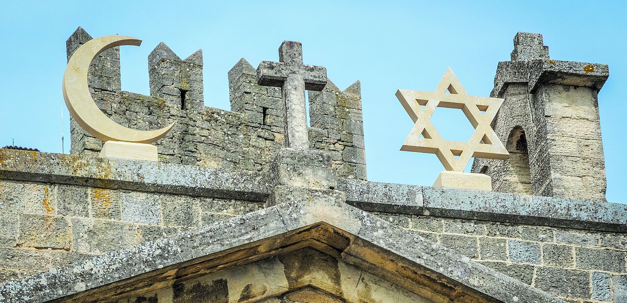 Eine Besonderheit 2025 ist, dass sich die zentralen Fastenzeiten der drei großen abrahamitischen Religionen Christentum, Islam und Judentum überschneiden.