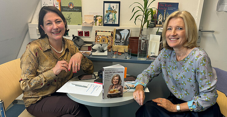 Mag Gespräche mit Geschmack. Martina Salomon kombiniert sie zu einem Kochbuch.