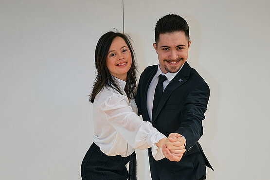 Die Vorfreude auf den Opernball ist bei Holly Hurtig und Tobias Cinibulk groß.