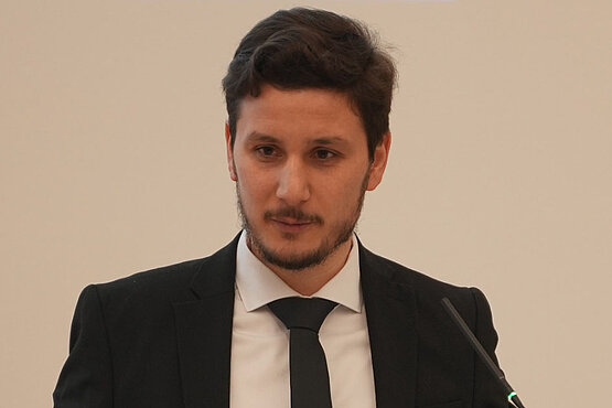 Tuğrul Kurt ist Professor für Islamische Theologie und Vorstand des Instituts für Islamisch-Theologische Studien. 