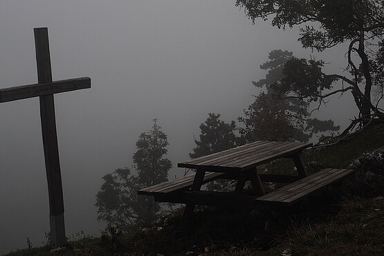 Kriege, Inflation und Krisen trüben uns die Stimmung. Was man in "Zeiten wie diesen" tun kann. 