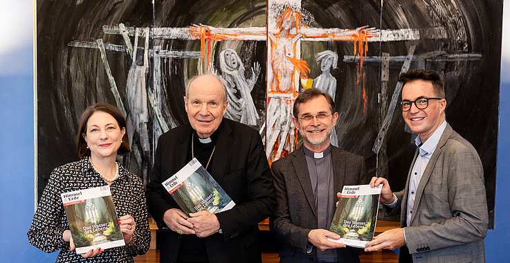 Ein Exemplar der ersten Nummer unseres Magazins durfte Chefredakteurin Sophie Lauringer gemeinsam mit Geschäftsführer Roman Gerner an Kardinal Christoph Schönborn und an den Apostolischen Administrator Josef Grünwidl übergeben. 