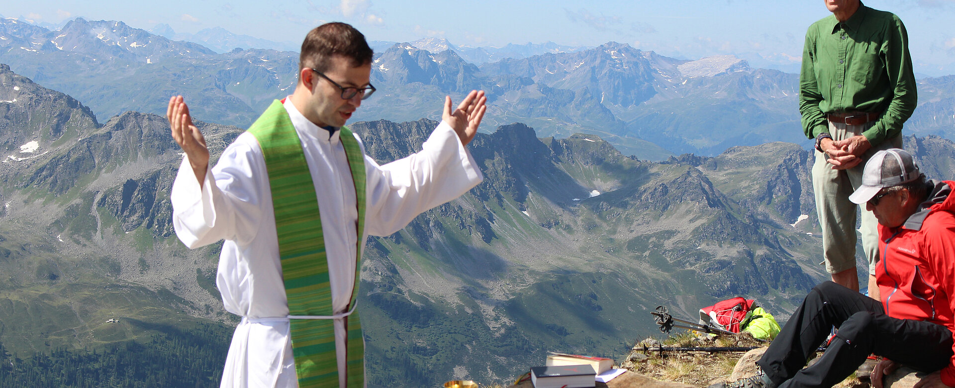 Glaube am Berg erleben: Pater Peter Rinderer setzt mit seiner Initative Bergpfarrer ganz besondere Akzente.