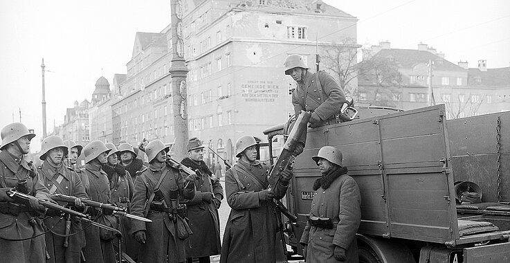 Februar 1934: Verteilung von Waffen an Bundesheer
