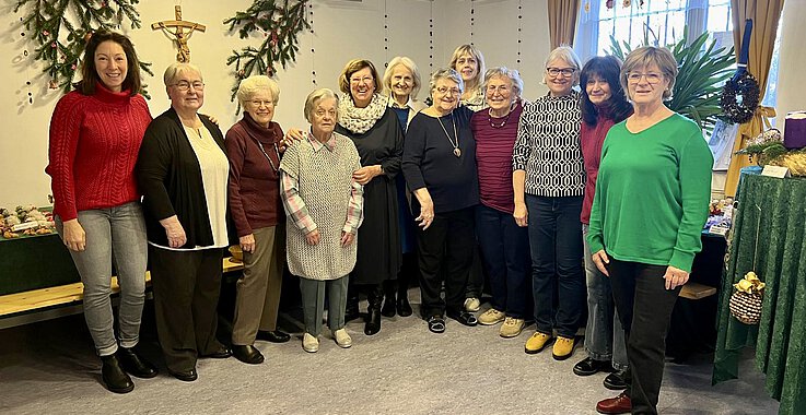 Fleißige Bastelrunde in St. Nikolaus KW48/2024