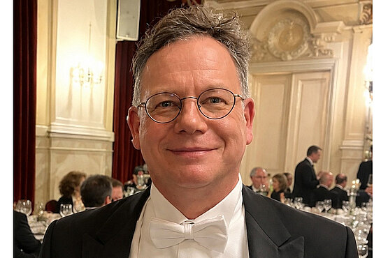 Die Zugehörigkeit zum Ritterorden Ritterorden vom Heiligen Grab zu Jerusalem ist  für Christoph Ascher eine weitere Entwicklungsstufe im Glauben. Er ist aber auch überzeugter Couleurstudent. 