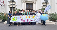 Öffentlich sichtbar für den Klimaschutz: „Religions For Future Vienna“ trifft sich vor dem nächsten Klimastreik am 10. Oktober um 14:30 Uhr vor der Jesuitenkirche.