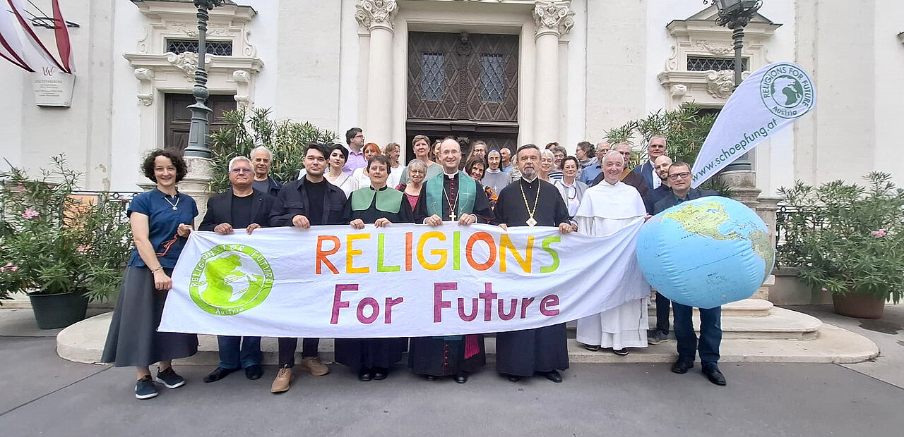 Öffentlich sichtbar für den Klimaschutz: „Religions For Future Vienna“ trifft sich vor dem nächsten Klimastreik am 10. Oktober um 14:30 Uhr vor der Jesuitenkirche.