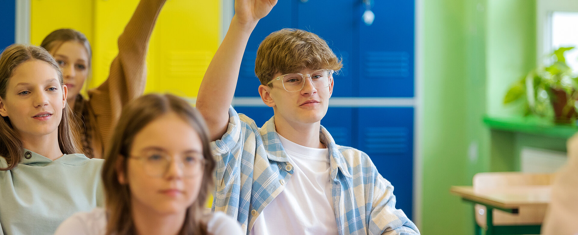 Offen zu bleiben für Gespräche – das lernen Kinder und Jugendliche vor allem auch im konfessionellen Religionsunterricht. 