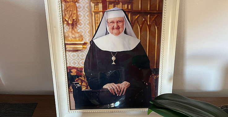 Mother Angelica (1923–2016) gründete den Kanal damals in ihrer Klostergarage in Alabama.