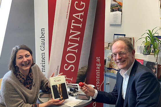 Empfohlen vom Entertainer und Schauspieler Harald Schmidt: Crux. Über die Anstößigkeit des Kreuzes. 