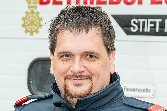 Stefan Viktorin-Pomper, Mitglied der Stiftsfeuerwehr, ist nicht der Typ, der jeden Abend betet, aber beim Brand in der Tiefgarage hat er Gott um Hilfe gebeten.