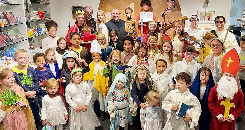 Eine christliche Alternative zu Halloween: Bei Santosanit-Feiern verkleiden sich Kinder als ihre Lieblingsheilige oder Namenspatrone. 