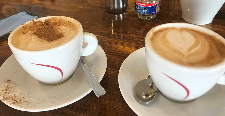 Obwohl Sie in Rom lebt, trinkt Gudrun Sailer ihren Kaffee lieber nach Wiener Art. 