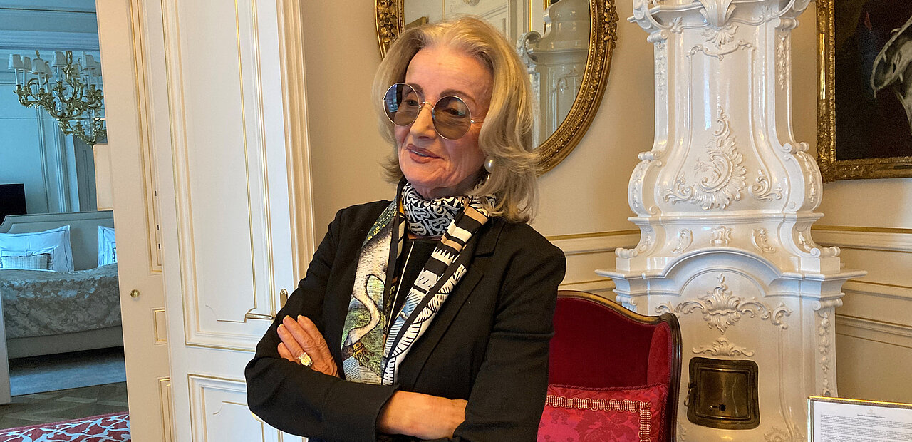 Besucht auch 2026 den Opernball. Elisabeth Gürtler ist nach wie vor beruflich aktiv und gibt Tipps für die Gesundheit.