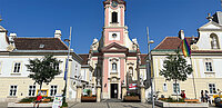 Pfarrkirche Schwechat im Sonnenschein