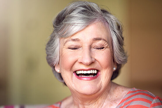 Herzhaftes Lachen kann befreiend wirken. 