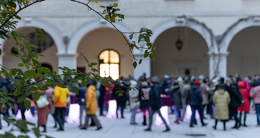 Im Erzbischöflichen Palais gibt es den Segen to Go. 