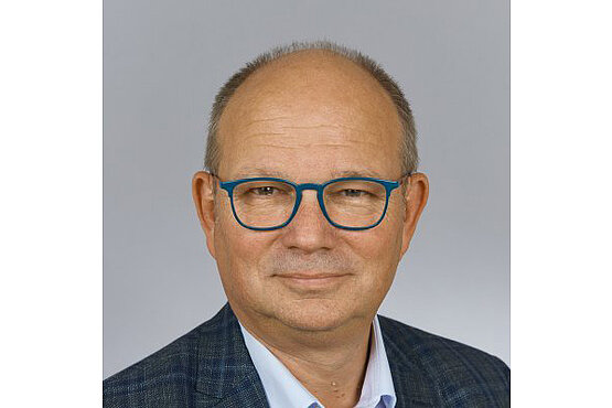 Peter Wesely (65) ist Kommunikationsexperte. Er arbeitete für den ORF, die Caritas und Raiffeisen. 