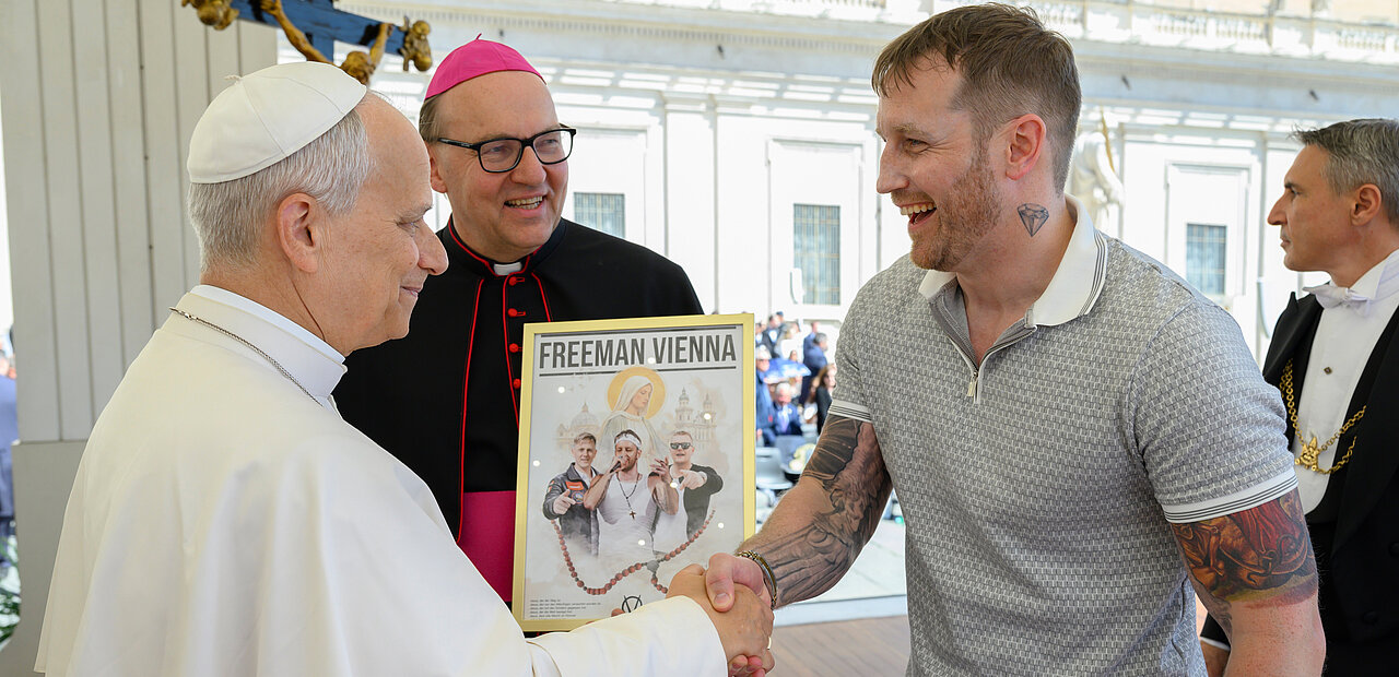 Ein Rosenkranz-Rap für Papst Leo