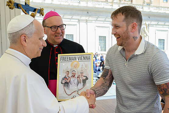 Ein Rosenkranz-Rap für Papst Leo