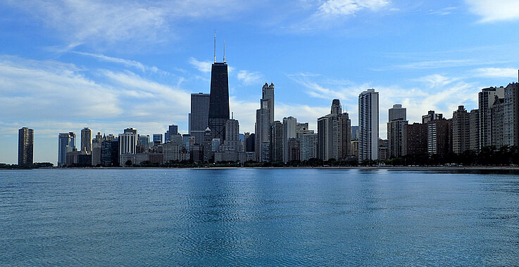 Beeindruckende Hochhäuser prägen die Skyline von Chicago.