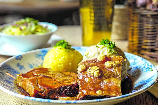 Gastfreundschaft endet für Pfarrer nicht in der Fastenzeit.